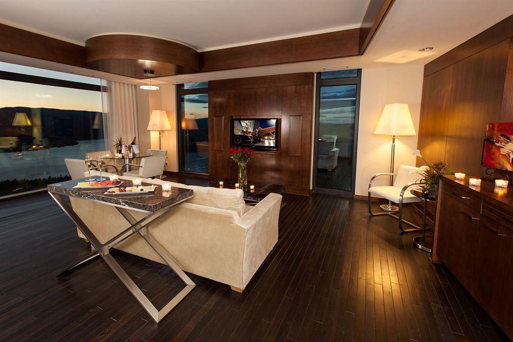 Sparkling Hill Resort And Spa - Adults-Only Resort Vernon Exterior foto