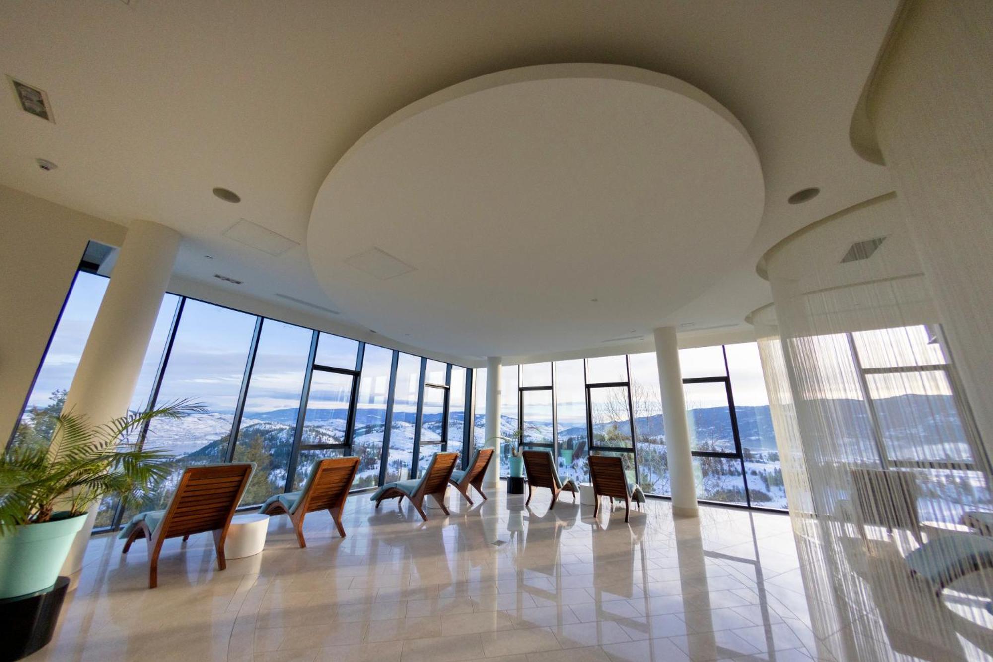 Sparkling Hill Resort And Spa - Adults-Only Resort Vernon Exterior foto