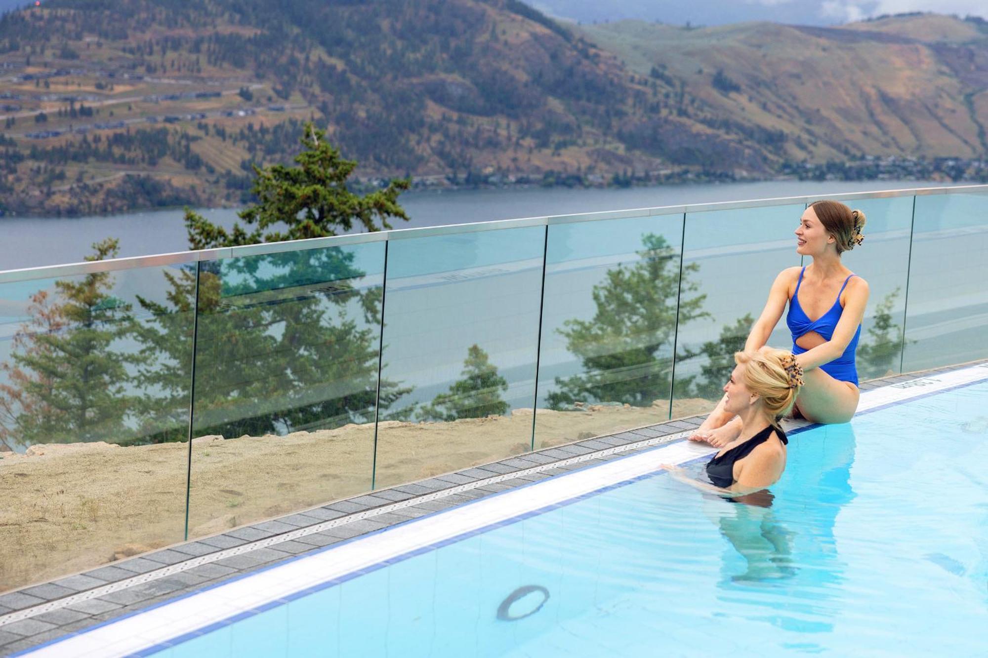 Sparkling Hill Resort And Spa - Adults-Only Resort Vernon Exterior foto
