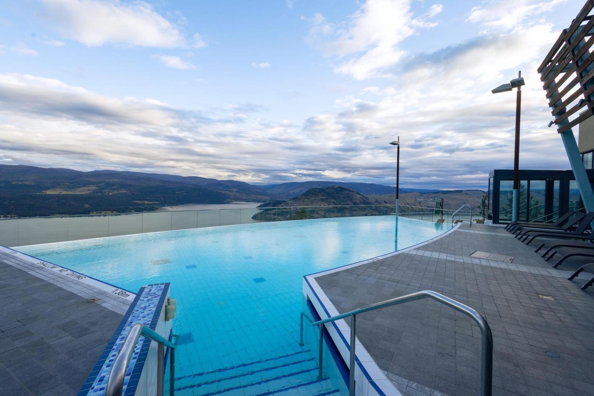 Sparkling Hill Resort And Spa - Adults-Only Resort Vernon Exterior foto