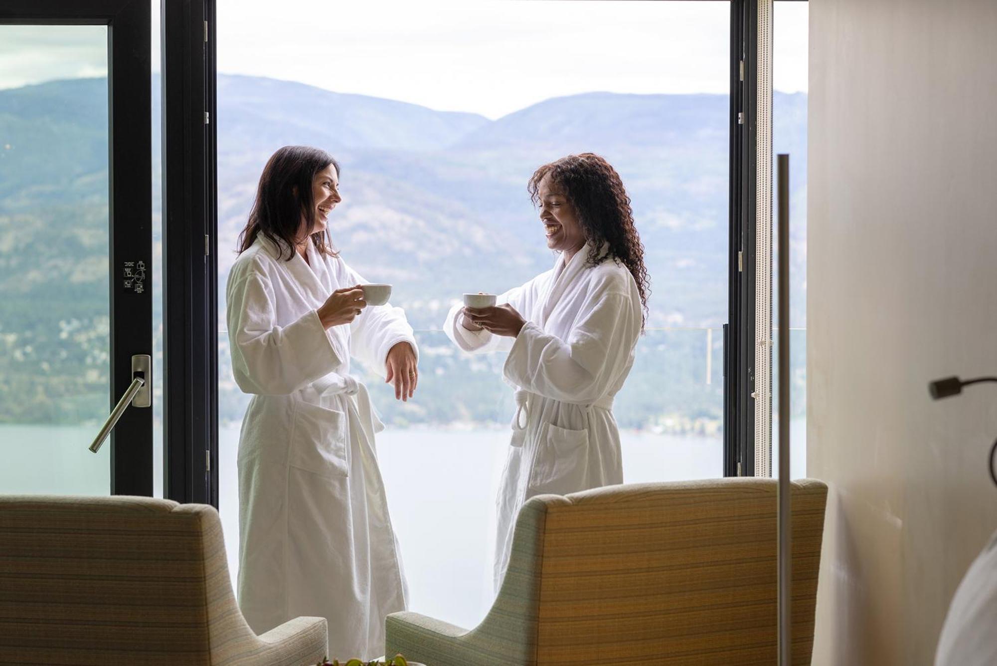 Sparkling Hill Resort And Spa - Adults-Only Resort Vernon Exterior foto